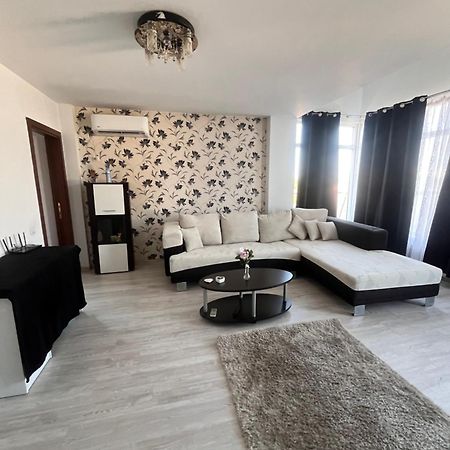 Sunset Holiday Home Бухарест Екстер'єр фото