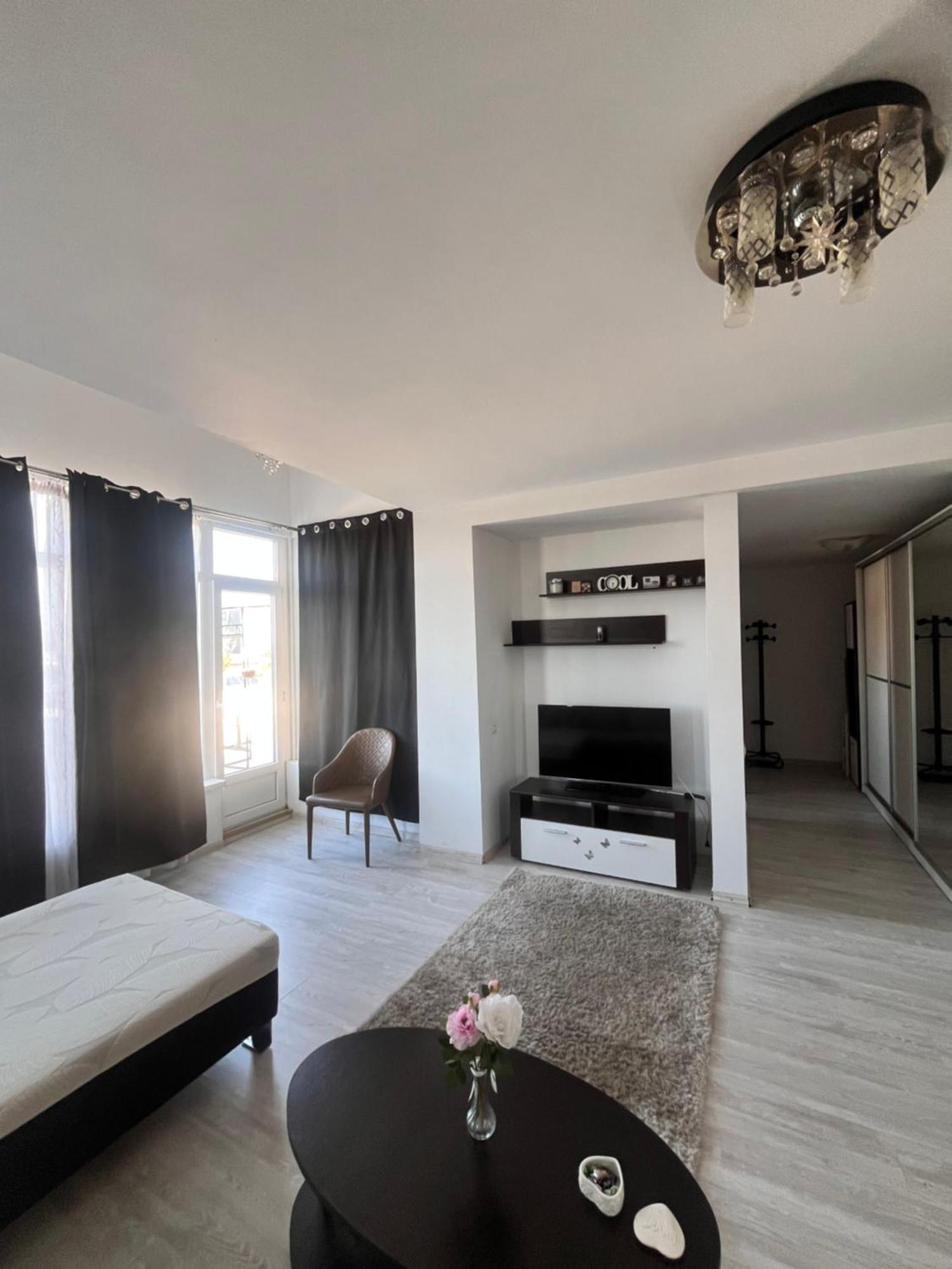 Sunset Holiday Home Бухарест Екстер'єр фото