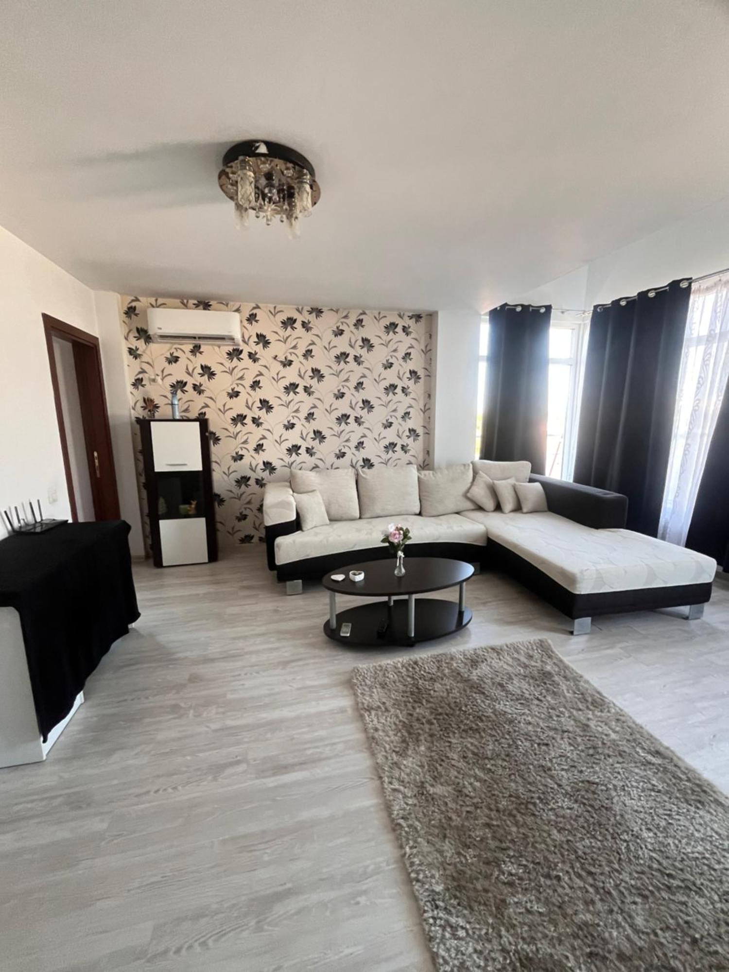 Sunset Holiday Home Бухарест Екстер'єр фото